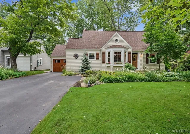 Photo 2 of Sale Pending at 38 Lombardy Ln, Hamburg, NY 14075 | MLS# B1702813 | Listing updated on 2026-08-07
