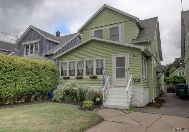Photo 2 of Sale Pending at 32 Tamarack St, Buffalo, NY 14220 | MLS# B1680330 | Listing updated on 2026-08-20