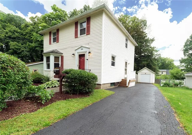 Photo 3 of Sale Pending at 264 Rider Ave, Syracuse, NY 13207 | MLS# S1702885 | Listing updated on 2026-09-05