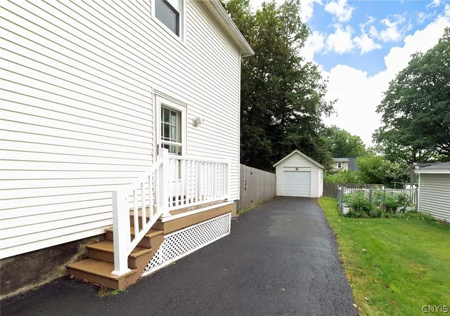 Photo 4 of Sale Pending at 264 Rider Ave, Syracuse, NY 13207 | MLS# S1702885 | Listing updated on 2026-09-05