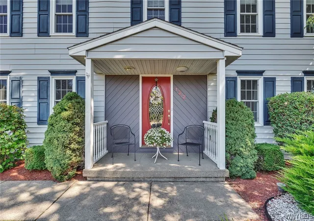 Photo 2 of Sale Pending at 122 Old Orchard Ln, Orchard Park, NY 14127 | MLS# B1703057 | Listing updated on 2026-08-25