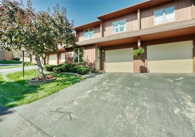 Photo 2 of Sale Pending at 7 Vista View Dr, Fairport, NY 14450 | MLS# R1702182 | Listing updated on 2026-09-03