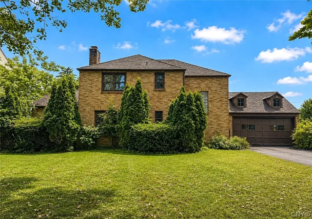 Photo 2 of Sale Pending at 9 Eastern Pkwy, Auburn, NY 13021 | MLS# S1702897 | Listing updated on 2026-09-08