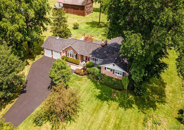 Photo 1 of Sale Pending at 6163 Campbell Blvd, Lockport, NY 14094 | MLS# B1702844 | Listing updated on 2026-08-19