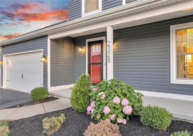 Photo 3 of Sale Pending at 2328 Agassiz Dr, Lake View, NY 14085 | MLS# B1703283 | Listing updated on 2026-09-03