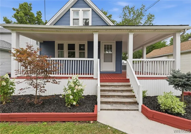Photo 3 of Sale Pending at 580 Longmeadow Rd, Buffalo, NY 14226 | MLS# B1702636 | Listing updated on 2026-08-12