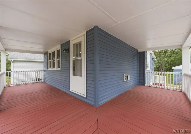 Photo 3 of Sale Pending at 580 Longmeadow Rd, Buffalo, NY 14226 | MLS# B1702636 | Listing updated on 2026-08-12