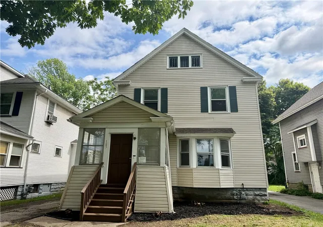 Photo 1 of Sale Pending at 185 Arnett Blvd, Rochester, NY 14619 | MLS# R1703312 | Listing updated on 2026-09-01