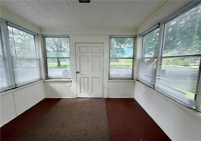 Photo 3 of Sale Pending at 185 Arnett Blvd, Rochester, NY 14619 | MLS# R1703312 | Listing updated on 2026-09-01