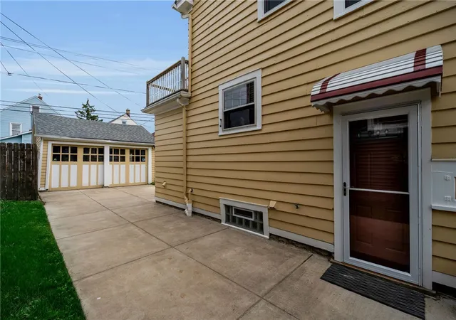 Photo 3 of Sale Pending at 266 Knowlton Ave, Buffalo, NY 14217 | MLS# R1703153 | Listing updated on 2026-08-14