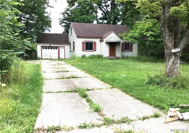 Photo 2 of Sale Pending at 5345 Armor Duells Rd, Orchard Park, NY 14127 | MLS# B1703350 | Listing updated on 2026-08-18