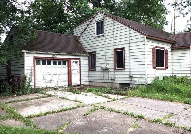 Photo 3 of Sale Pending at 5345 Armor Duells Rd, Orchard Park, NY 14127 | MLS# B1703350 | Listing updated on 2026-08-18