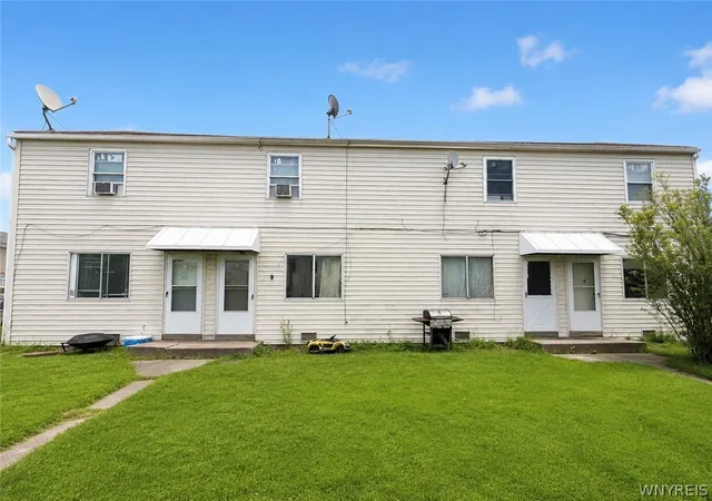 House for sale at 7 Trent Sq, Buffalo, NY 14225 | MLS# B1703003 | Listing updated on 2026-09-02