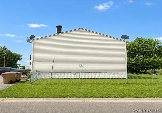 Photo 1 of House for sale at 7 Trent Sq, Buffalo, NY 14225 | MLS# B1703003 | Listing updated on 2026-09-02