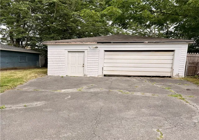 Listing Photo 4 - Condo for sale in building located at 153 Freund St, Buffalo, NY 14215