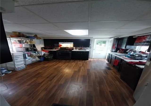 Photo 3 of Single family home for sale at 501 Oak St, Elmira, NY 14901 | MLS# R1703404 | Listing updated on 2026-08-12