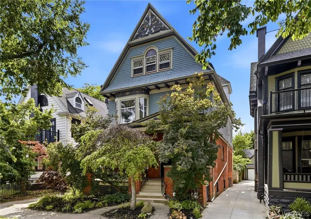 Photo 2 of Sale Pending at 96 Richmond Ave, Buffalo, NY 14222 | MLS# B1702561 | Listing updated on 2026-08-11