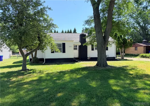 Single family home for sale at 3547 Salisbury Ave, Buffalo, NY 14219 | MLS# B1703486
