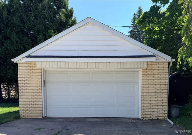 Photo 2 of Single family home for sale at 3547 Salisbury Ave, Buffalo, NY 14219 | MLS# B1703486 | Listing updated on 2026-08-04
