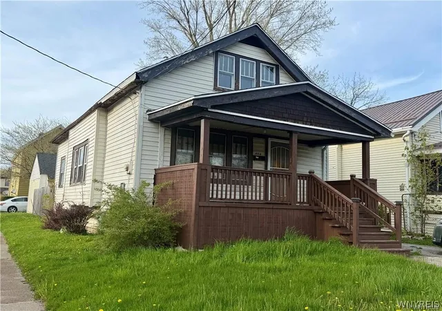 Photo 2 of Single family home for sale at 484 Dartmouth Ave, Buffalo, NY 14215 | MLS# B1703502 | Listing updated on 2026-09-13