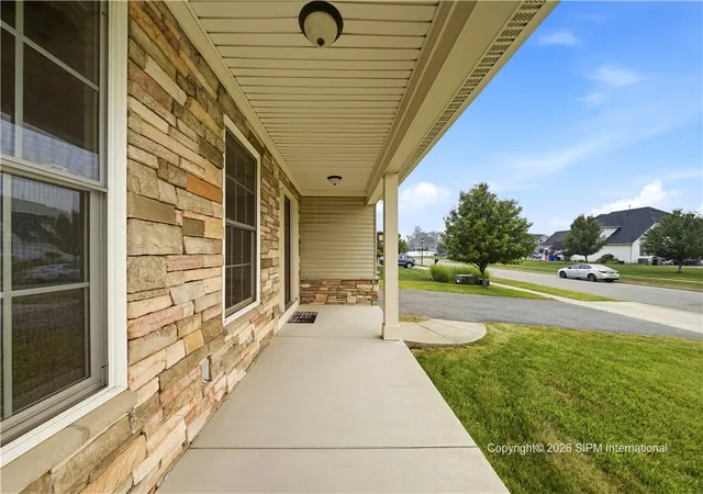 Photo 3 of Sale Pending at 39 Chancellor Ln, Buffalo, NY 14224 | MLS# R1703403 | Listing updated on 2026-08-14
