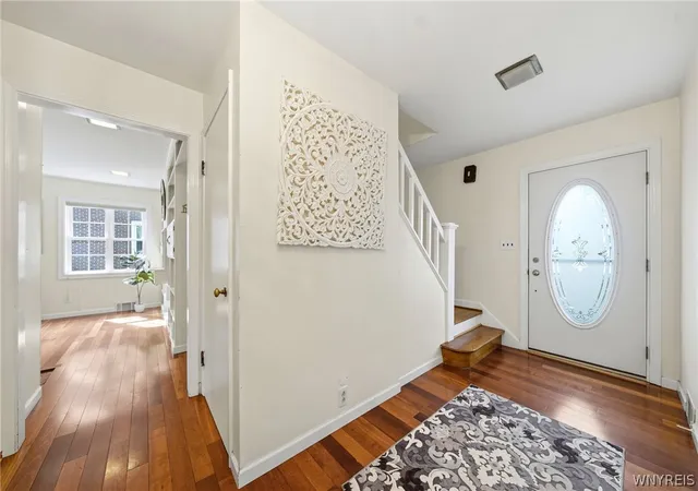 Photo 3 of Sale Pending at 111 Lehn Springs Dr, Buffalo, NY 14221 | MLS# B1703246 | Listing updated on 2026-08-06