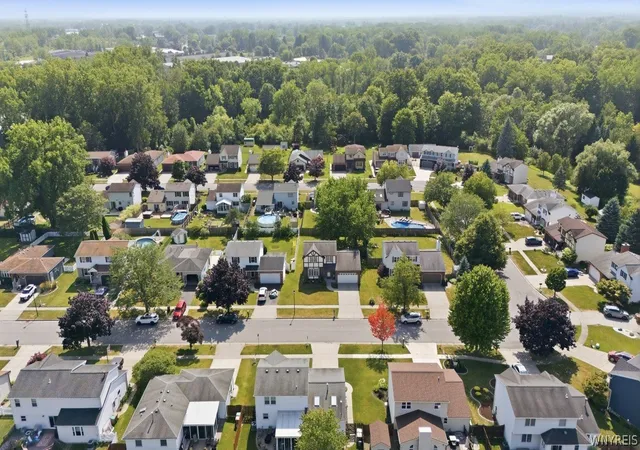 Photo 4 of Sale Pending at 222 Hillpine Rd, Buffalo, NY 14227 | MLS# B1701343 | Listing updated on 2026-08-17