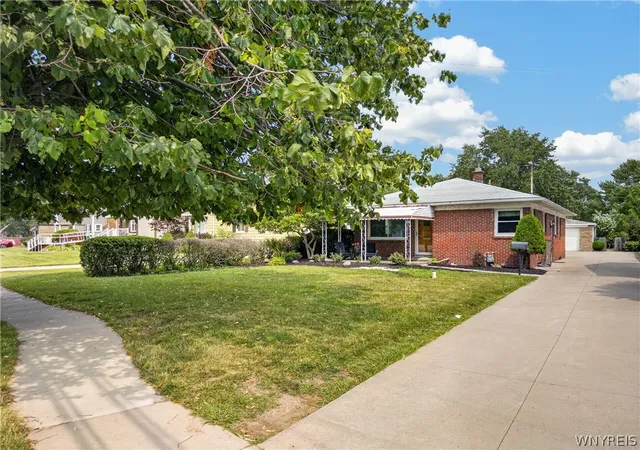 Photo 2 of Sale Pending at 861 Beach Rd, Buffalo, NY 14225 | MLS# B1703531 | Listing updated on 2026-08-08