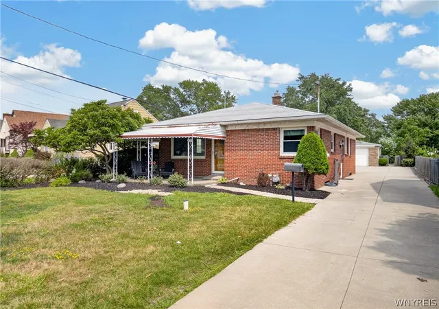 Photo 3 of Sale Pending at 861 Beach Rd, Buffalo, NY 14225 | MLS# B1703531 | Listing updated on 2026-08-08