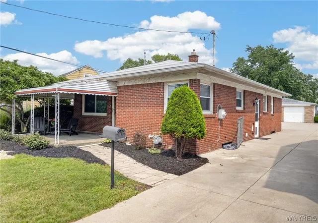 Photo 3 of Sale Pending at 861 Beach Rd, Buffalo, NY 14225 | MLS# B1703531 | Listing updated on 2026-08-08