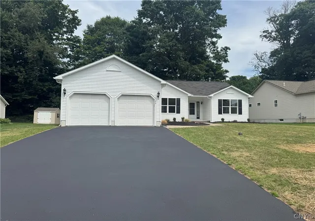 Photo 2 of Sale Pending at 26 Orangewood Dr, Liverpool, NY 13090 | MLS# S1703572 | Listing updated on 2026-08-17