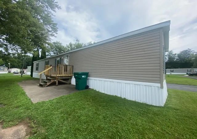Photo 3 of Sale Pending at 121 Tidd Cir, Farmington, NY 14425 | MLS# R1703618 | Listing updated on 2026-08-19