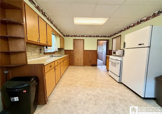 Photo 2 of Sale Pending at 231 Prospect St, Jamestown, NY 14701 | MLS# R1703608 | Listing updated on 2026-08-23