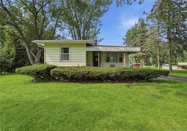 Photo 1 of Sale Pending at 5543 Mapleton Rd, Lockport, NY 14094 | MLS# B1703676 | Listing updated on 2026-08-10