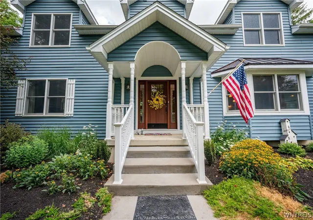 Photo 3 of Sale Pending at 3792 Windover Dr, Hamburg, NY 14075 | MLS# B1702287 | Listing updated on 2026-08-10