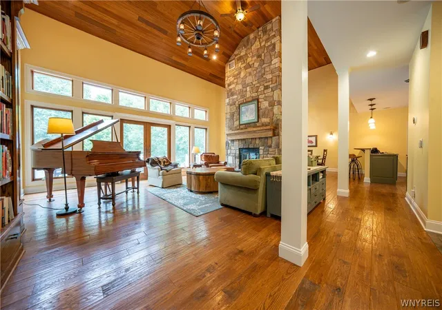 Photo 4 of Sale Pending at 3792 Windover Dr, Hamburg, NY 14075 | MLS# B1702287 | Listing updated on 2026-08-10
