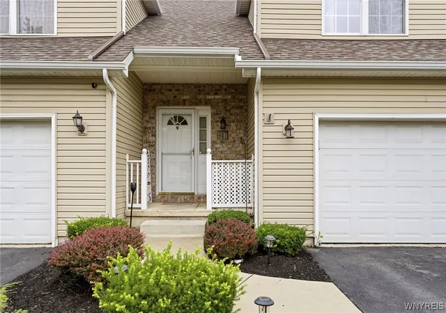 Photo 3 of Sale Pending at 947 Maryvale Dr, Buffalo, NY 14225 | MLS# B1703738 | Listing updated on 2026-08-20