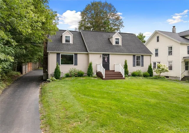 Photo 3 of Single family home for sale at 26 Kellogg St, Clinton, NY 13323 | MLS# S1703481 | Listing updated on 2026-09-12