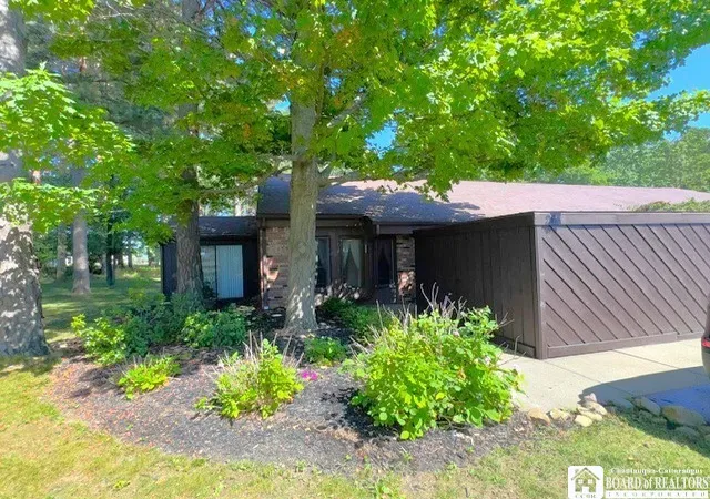 Photo 2 of Single family home for sale at 26 Susann Ct, Fredonia, NY 14063 | MLS# R1703776 | Listing updated on 2026-09-15