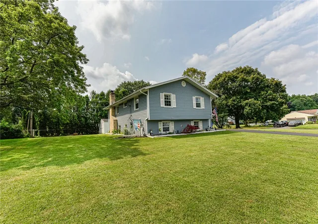 Photo 3 of Sale Pending at 66 Pinebriar Dr, Rochester, NY 14616 | MLS# R1703402 | Listing updated on 2026-08-10