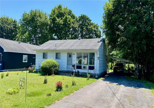Photo 2 of Sale Pending at 133 Mcdermott St, Newark, NY 14513 | MLS# R1703778 | Listing updated on 2026-08-26