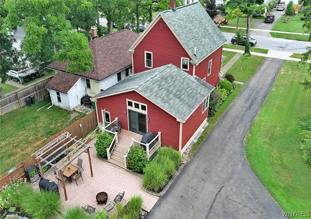 Photo 4 of Sale Pending at 160 Long Ave, Hamburg, NY 14075 | MLS# B1703551 | Listing updated on 2026-08-13