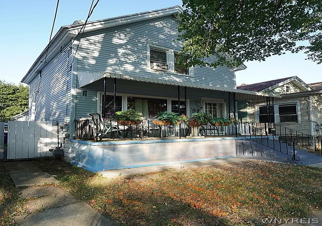 Photo 2 of Sale Pending at 211 East St, Buffalo, NY 14207 | MLS# B1703753 | Listing updated on 2026-08-30