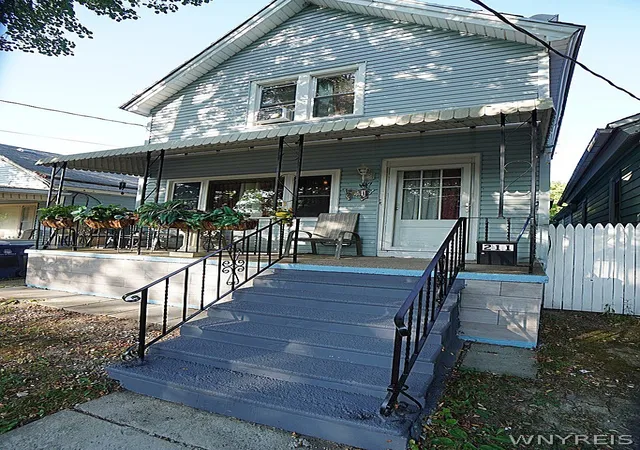 Photo 3 of Sale Pending at 211 East St, Buffalo, NY 14207 | MLS# B1703753 | Listing updated on 2026-08-30