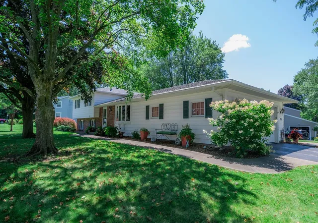 Photo 3 of Sale Pending at 128 Thorncliff Rd, Spencerport, NY 14559 | MLS# R1702830 | Listing updated on 2026-08-13