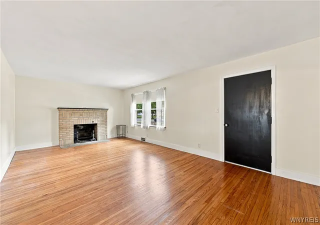 Photo 3 of Sale Pending at 179 Westfield Rd, Buffalo, NY 14226 | MLS# B1701743 | Listing updated on 2026-08-14