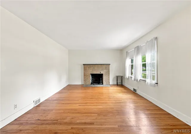 Photo 4 of Sale Pending at 179 Westfield Rd, Buffalo, NY 14226 | MLS# B1701743 | Listing updated on 2026-08-14