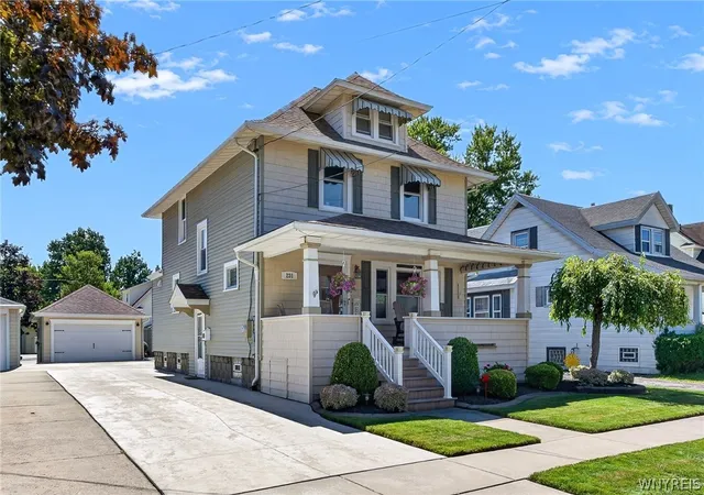 Photo 2 of Sale Pending at 231 Jackson Ave, North Tonawanda, NY 14120 | MLS# B1703116 | Listing updated on 2026-08-31