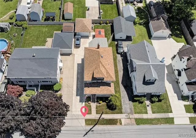 Photo 3 of Sale Pending at 231 Jackson Ave, North Tonawanda, NY 14120 | MLS# B1703116 | Listing updated on 2026-08-31