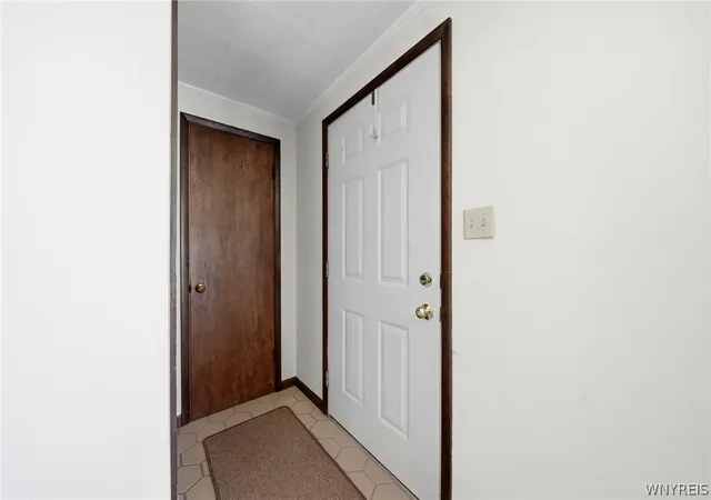 Photo 4 of Sale Pending at 16 Woodcrest Ct, Buffalo, NY 14225 | MLS# B1703423 | Listing updated on 2026-08-13